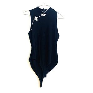 Black rubbed body suit! With little flower detail!